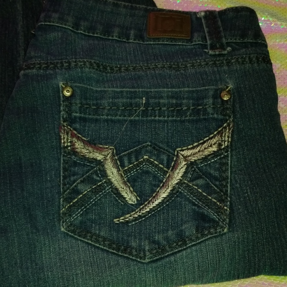 L.e I. Jean's